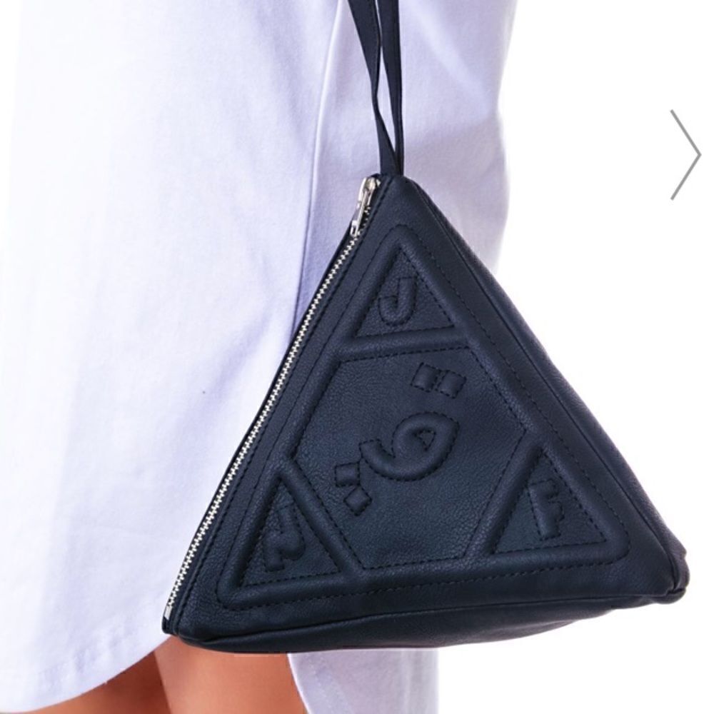 UNIF RARE Pyramid Clutch - Picture 5 of 12